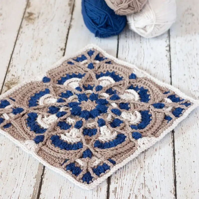 Moonshine Granny Square pattern - Free Crochet Pattern - Truly Crochet