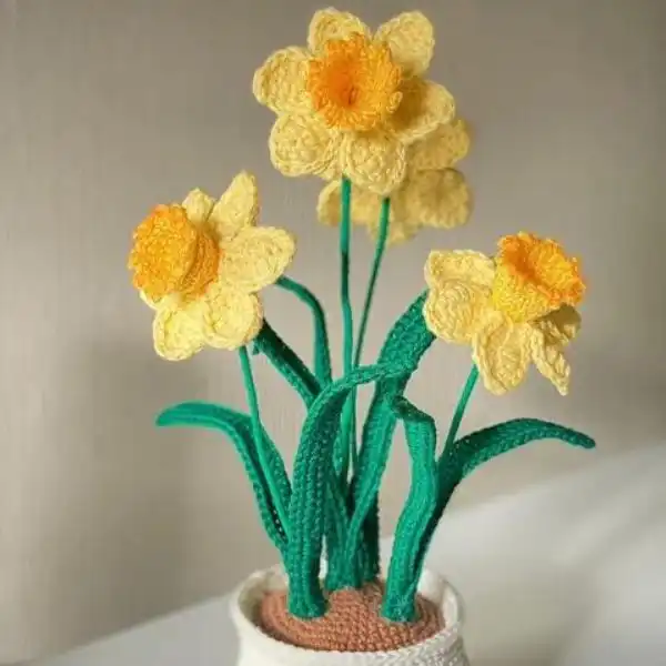 Potted Daffodil Amigurumi