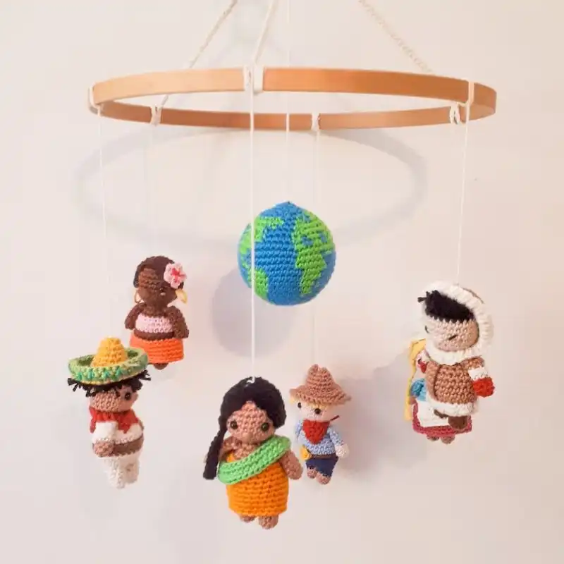 Crochet multicultural Mobile