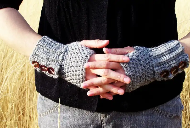 Buttoned Wrist Cuff Gloves