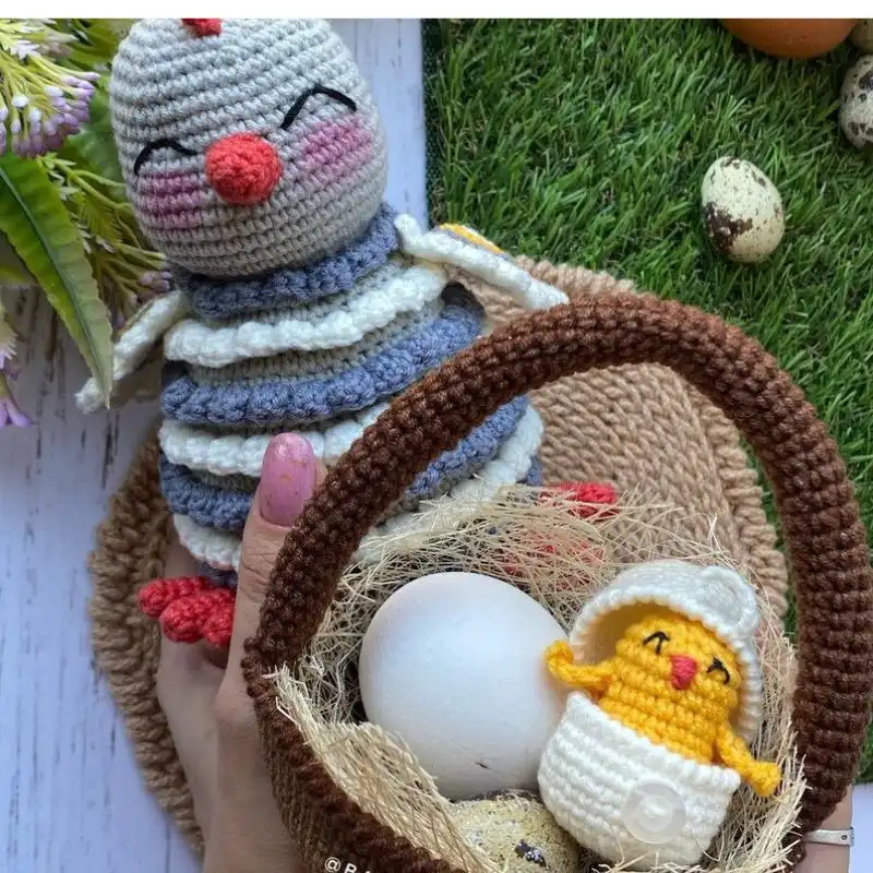 Easter Chicken And Bird