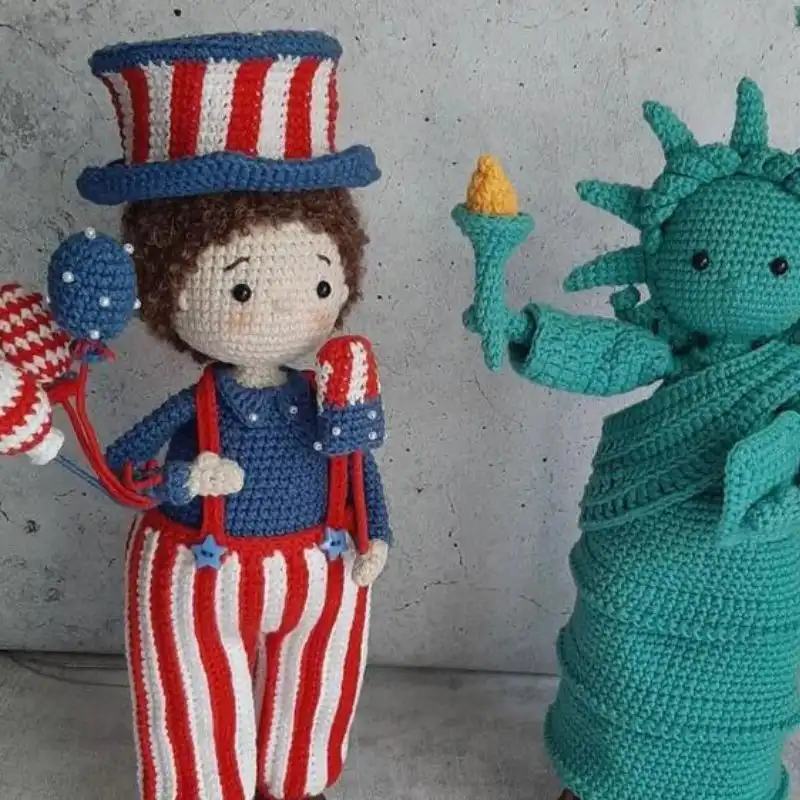 American Patriotic Dolls Statue