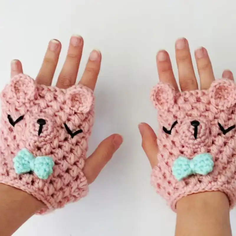 Bear Fingerless Gloves Crochet Pattern
