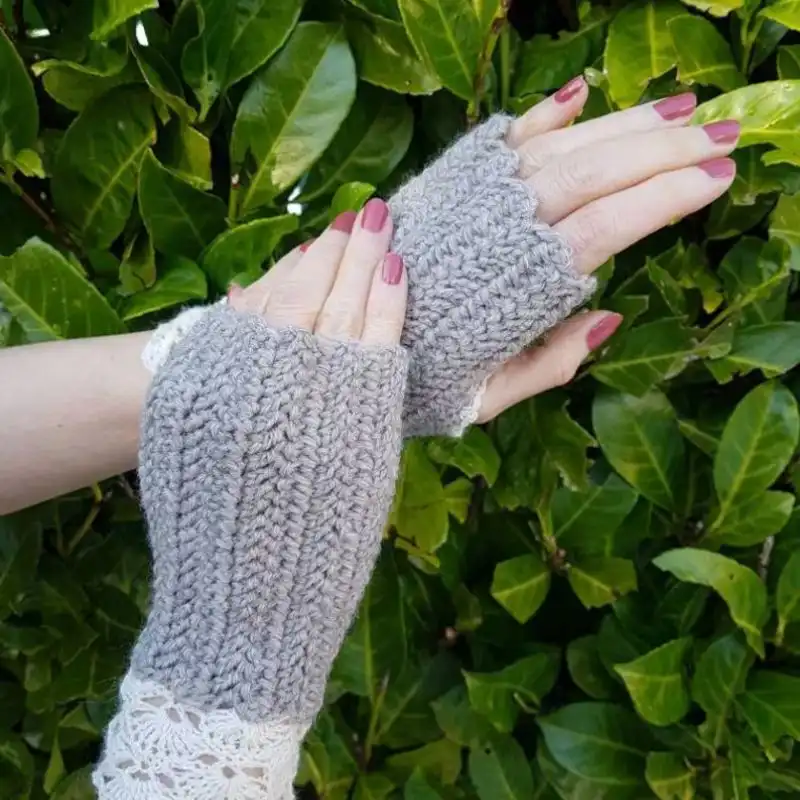 Booklovers Fingerless Gloves Crochet Pattern