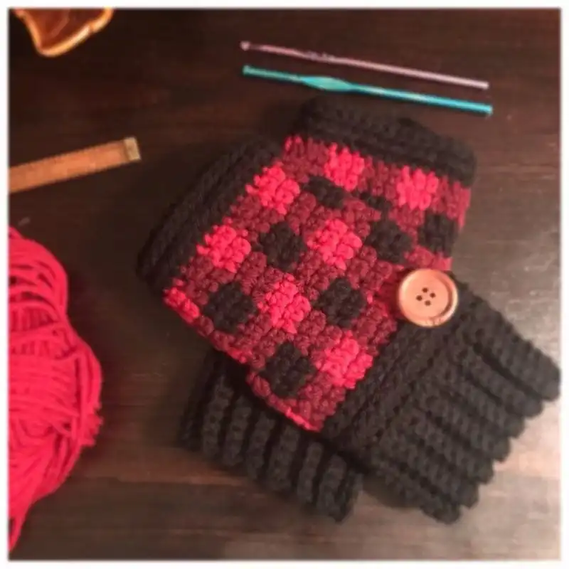 Buffalo Plaid Fingerless Gloves Crochet Pattern