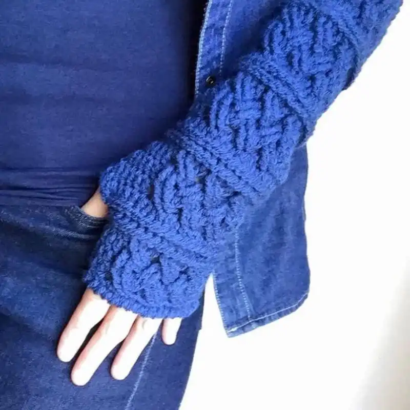 Celtic Fingerless Gloves Crochet Pattern