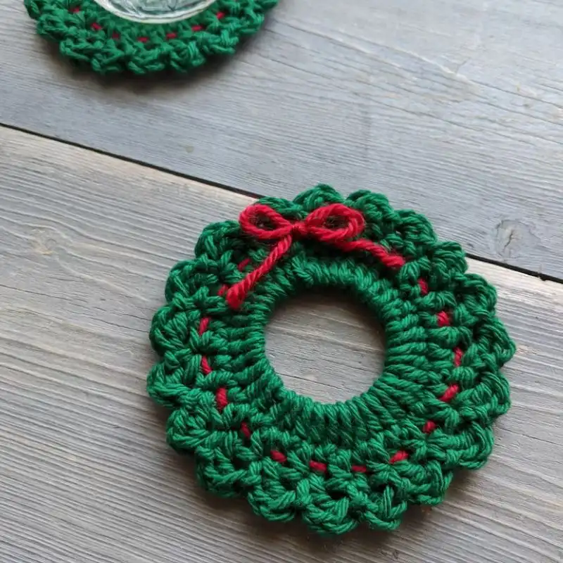 Christmas Wreath Crochet Coaster Pattern