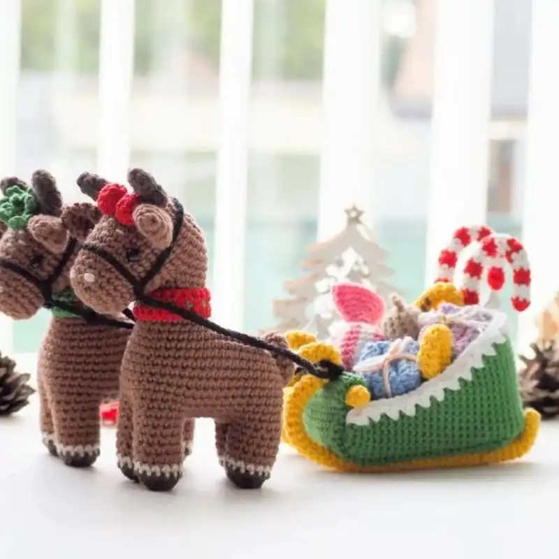 Crochet Christmas Reindeers With Sleigh Pattern