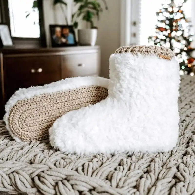 Crochet Women’s Slippers Modern Faux Fur Fuzzy