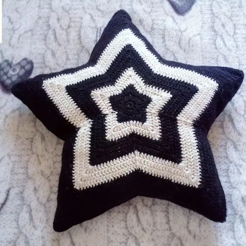 Fairground Star Pillow Crochet Pattern