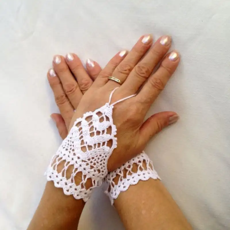 Fingerless Gloves Lace Crochet Pattern