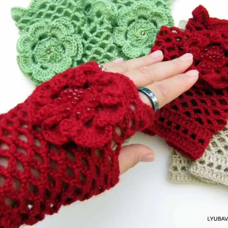 Lace Fingerless Crochet Gloves With Flowers Pattern