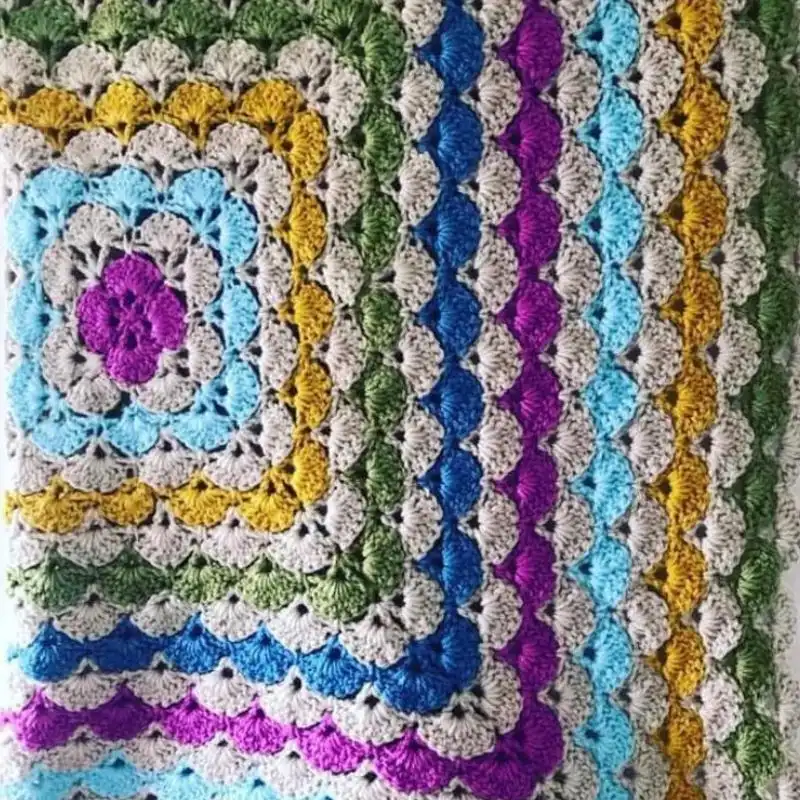 Shell Stitch Table Runner