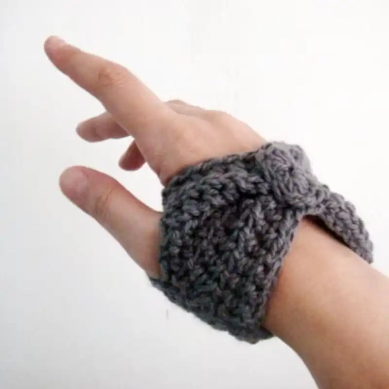 Short Fingerless Gloves Crochet Pattern