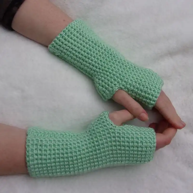 Thick Fingerless Gloves Crochet Pattern