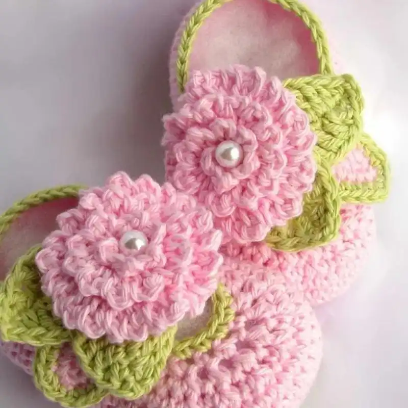 Flower Detail Baby Shoe Crochet Pattern