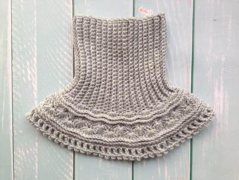 Grey Sea Waves Crochet Neck Warmer Pattern