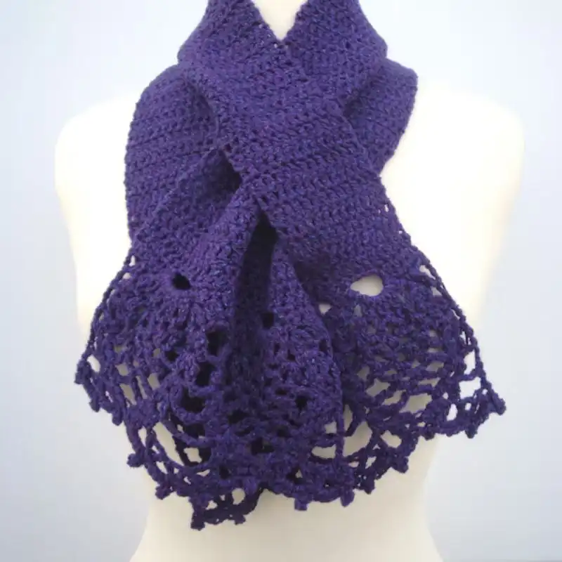 Keyhole Scarf With Lacy Edging