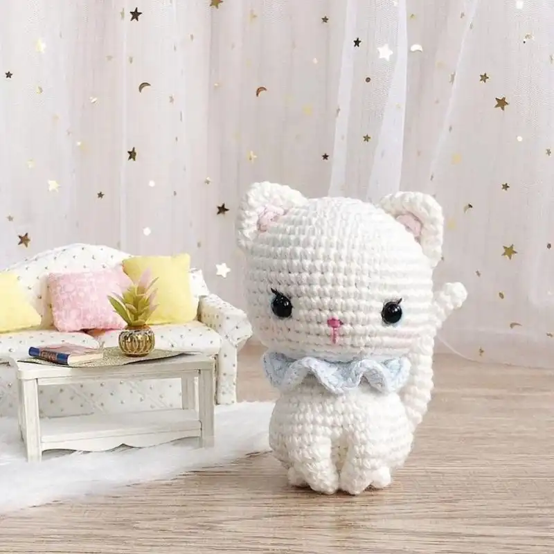 Little White Kitten Crochet Pattern