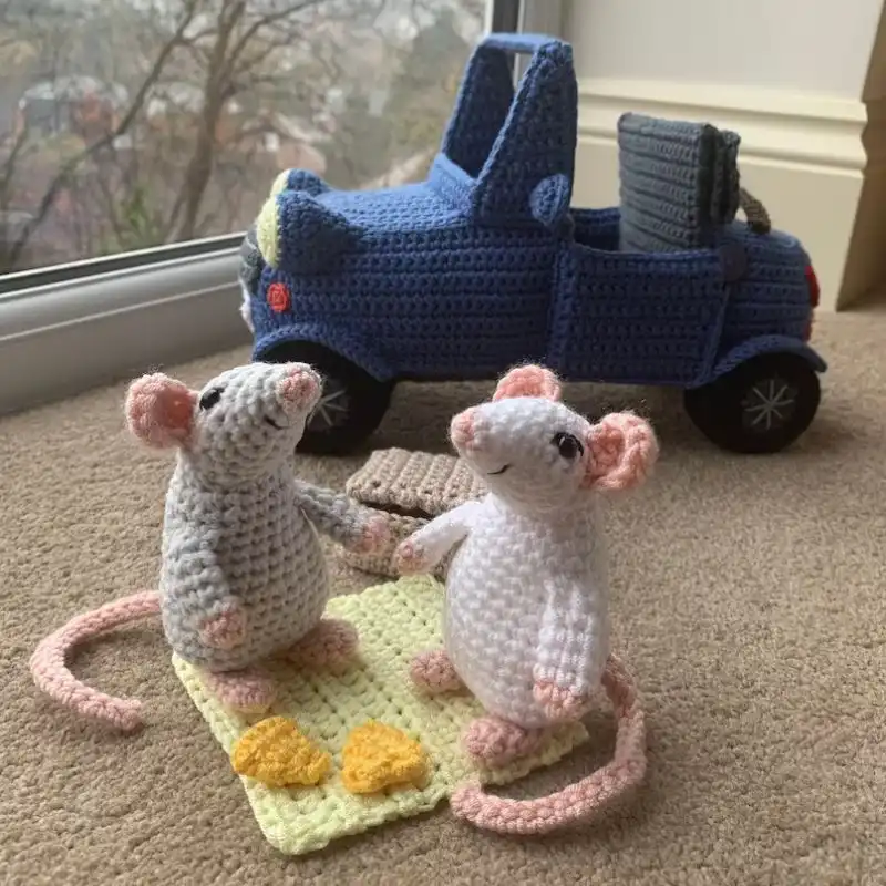 Mouse In A Car Crochet Pattern